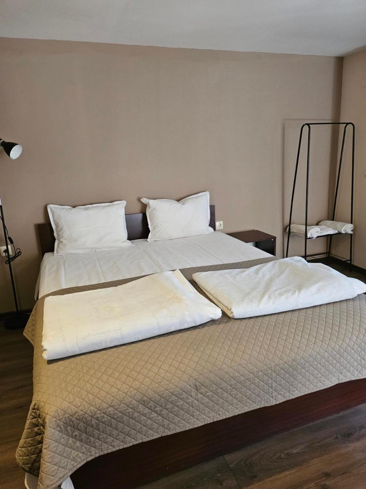 Orehite-Family Hotel ,Food & Pool Bozhichen Ngoại thất bức ảnh
