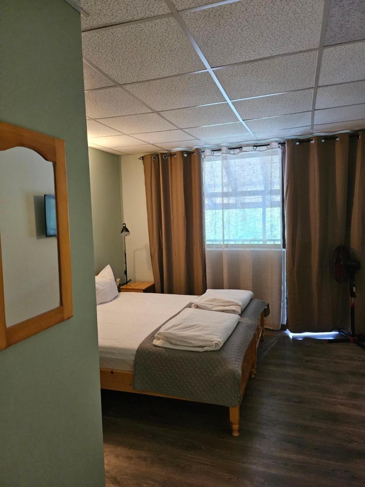 Orehite-Family Hotel ,Food & Pool Bozhichen Ngoại thất bức ảnh