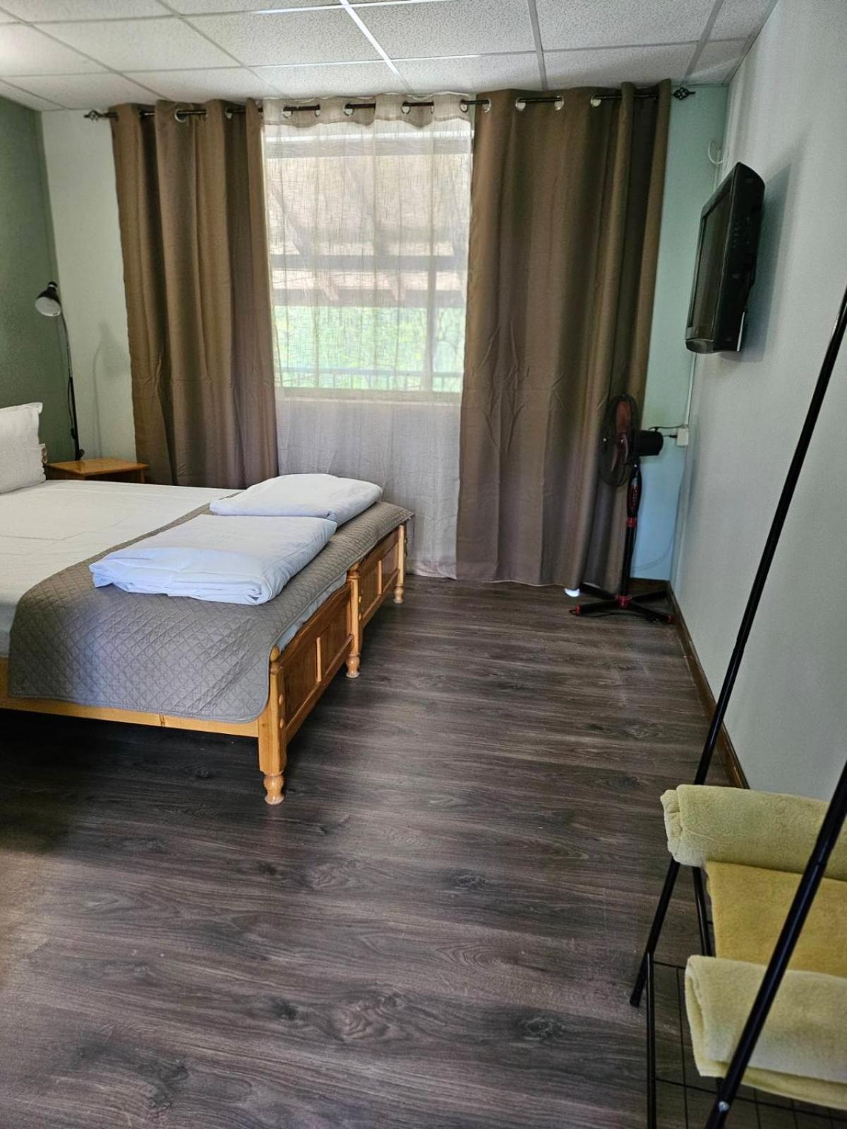 Orehite-Family Hotel ,Food & Pool Bozhichen Ngoại thất bức ảnh