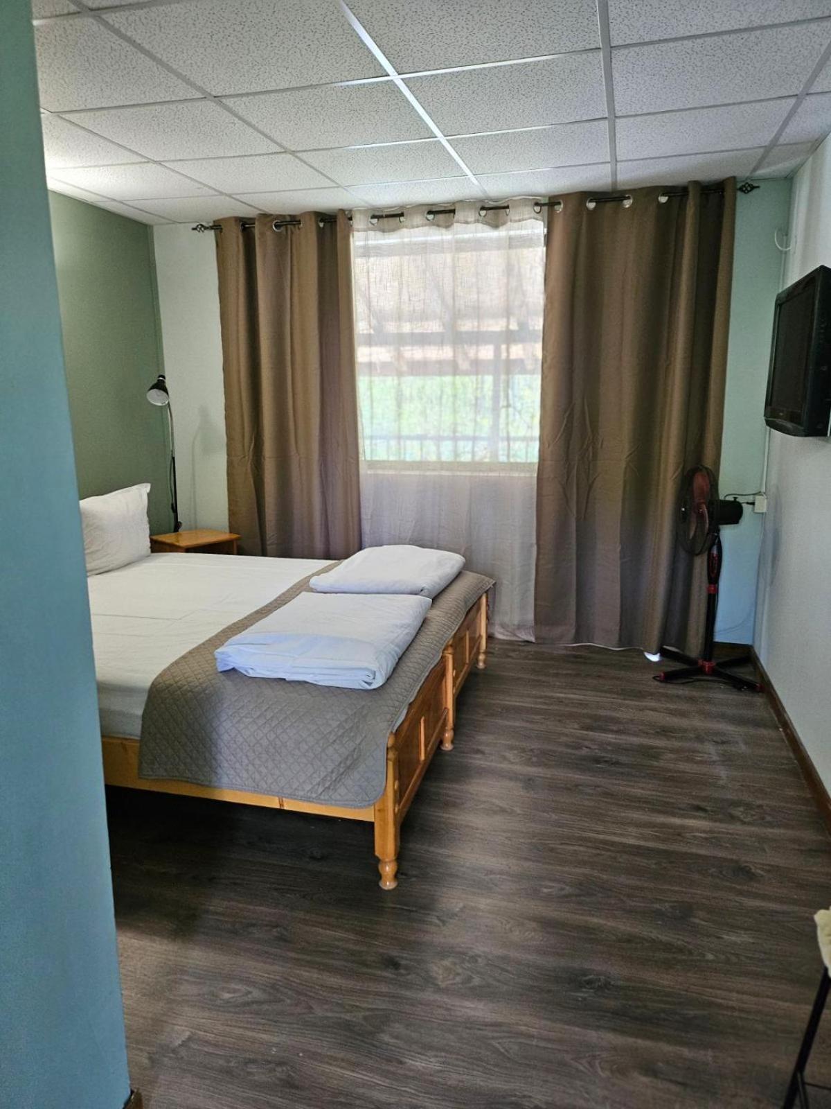 Orehite-Family Hotel ,Food & Pool Bozhichen Ngoại thất bức ảnh