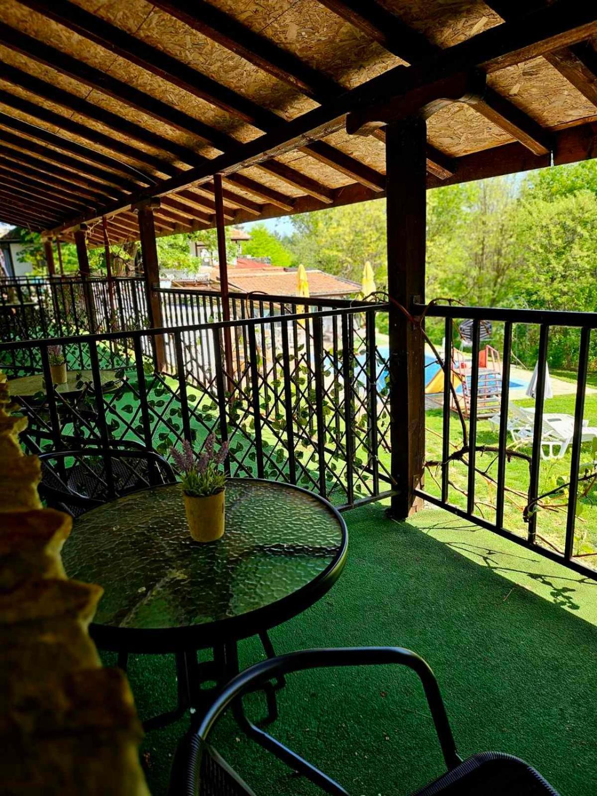 Orehite-Family Hotel ,Food & Pool Bozhichen Ngoại thất bức ảnh